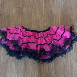 pink and black puffy mini skirt